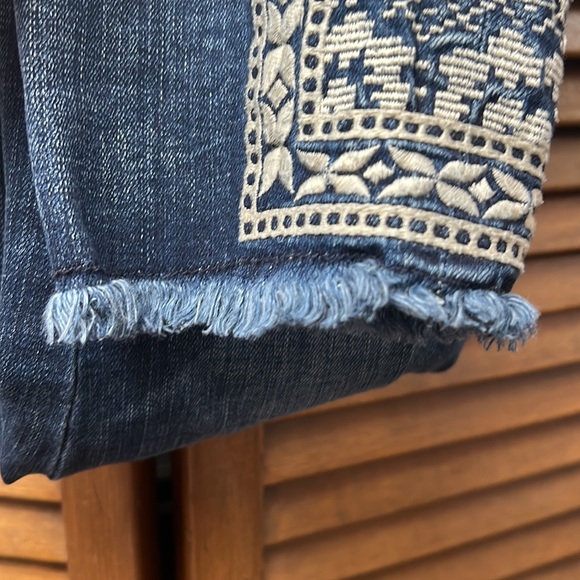 📌Sold on live📌Miss Me Born To Be Boho Ankle Jeans Womens 27 Aztec Frayed Hem - Picture 12 of 16